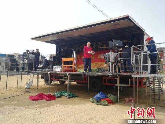 古稀老人自编自演文艺节目 组建庄户剧团免费演出17年